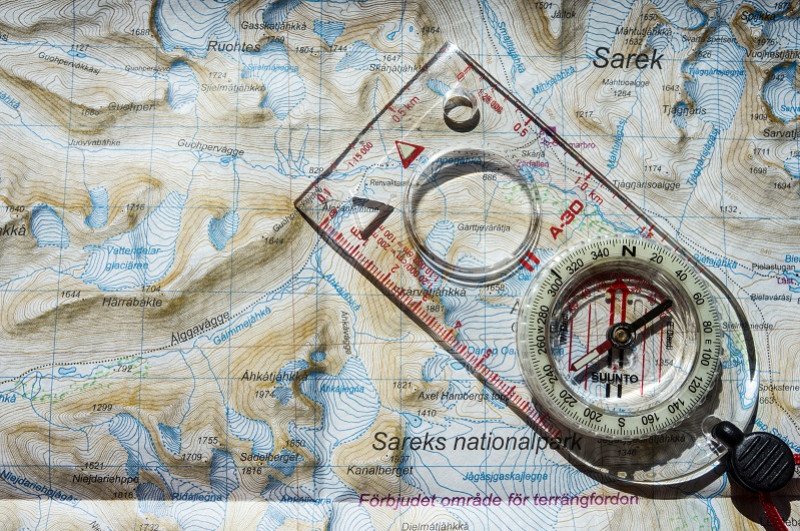 Orientation : carte, boussole et GPS - Allibert Trekking